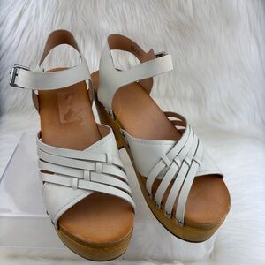 FRYE AND CO. Greta Clogs Platform Sandals with Woven Straps